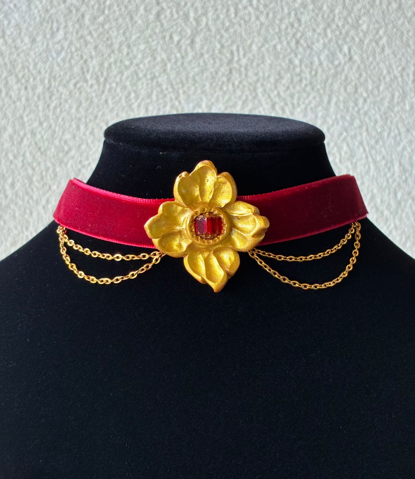 Papal Tiara Choker
