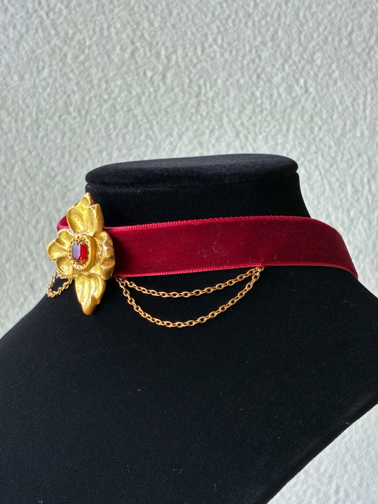 Papal Tiara Choker