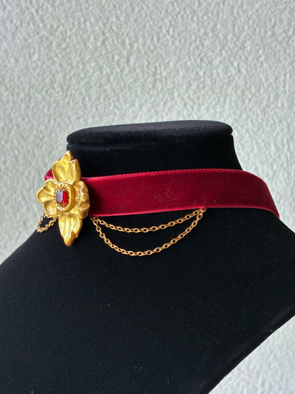 Papal Tiara Choker